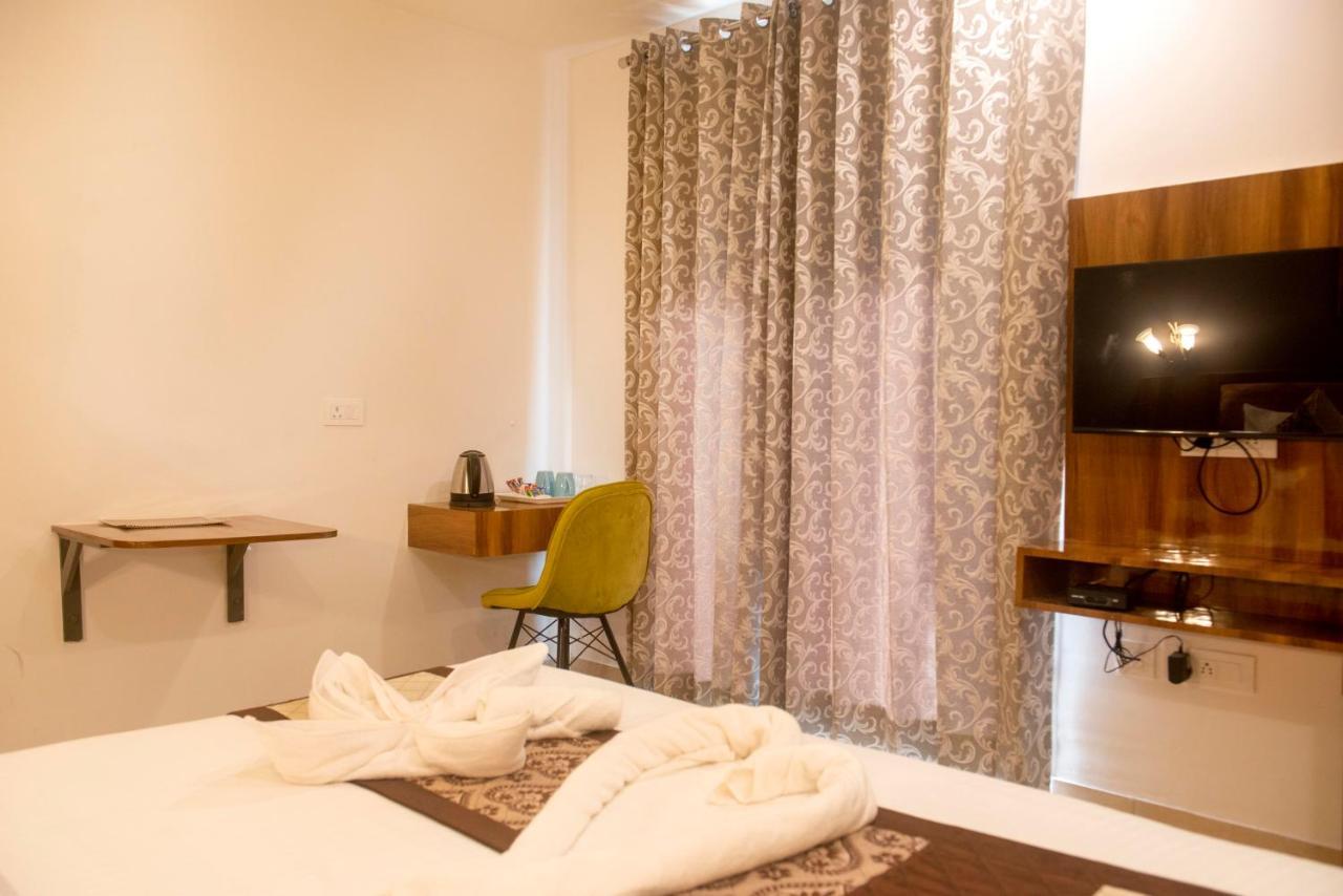 Posh Residency Huda City Center 古尔冈 外观 照片