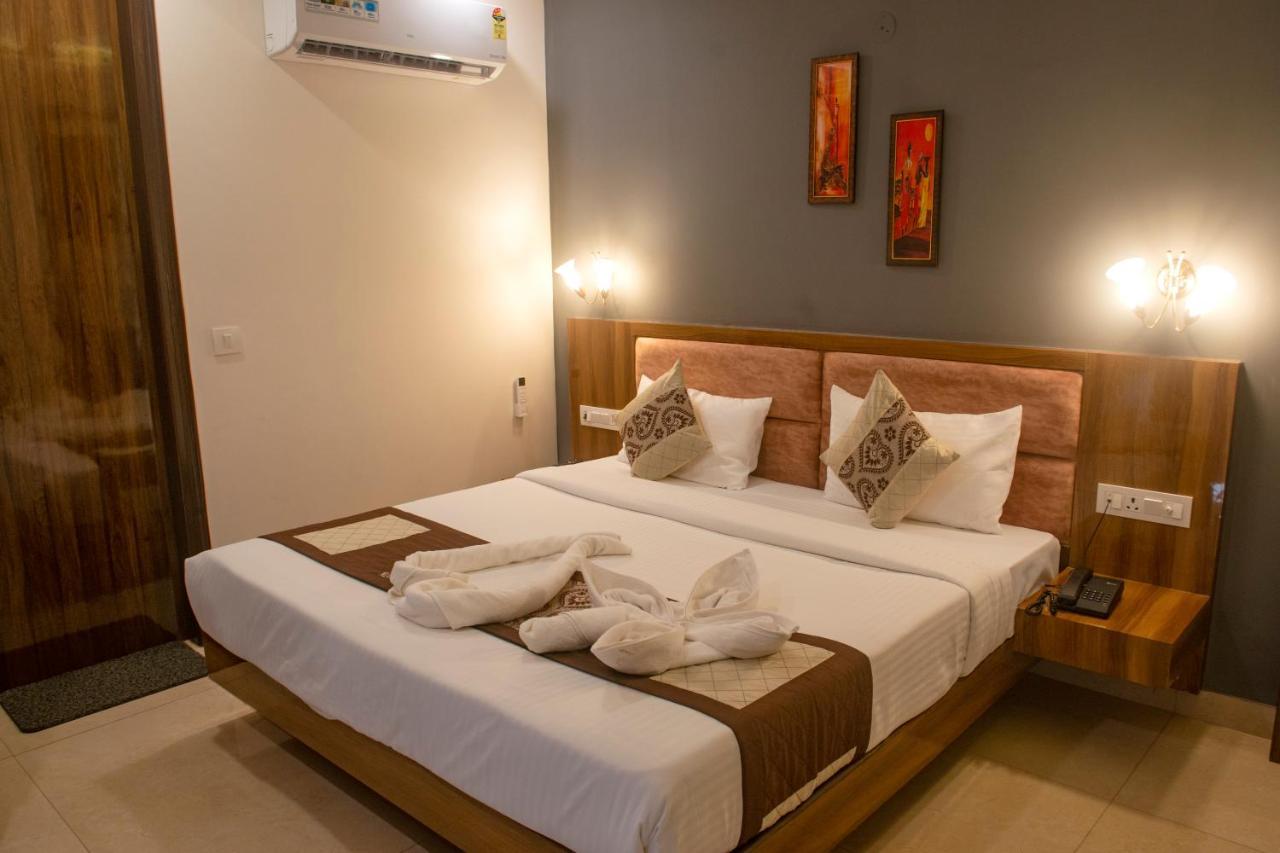 Posh Residency Huda City Center 古尔冈 外观 照片