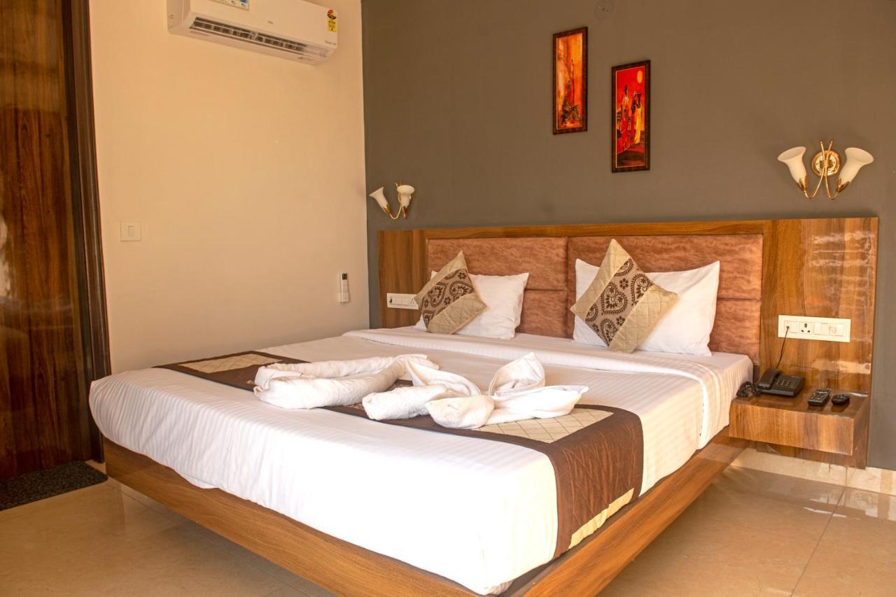 Posh Residency Huda City Center 古尔冈 外观 照片